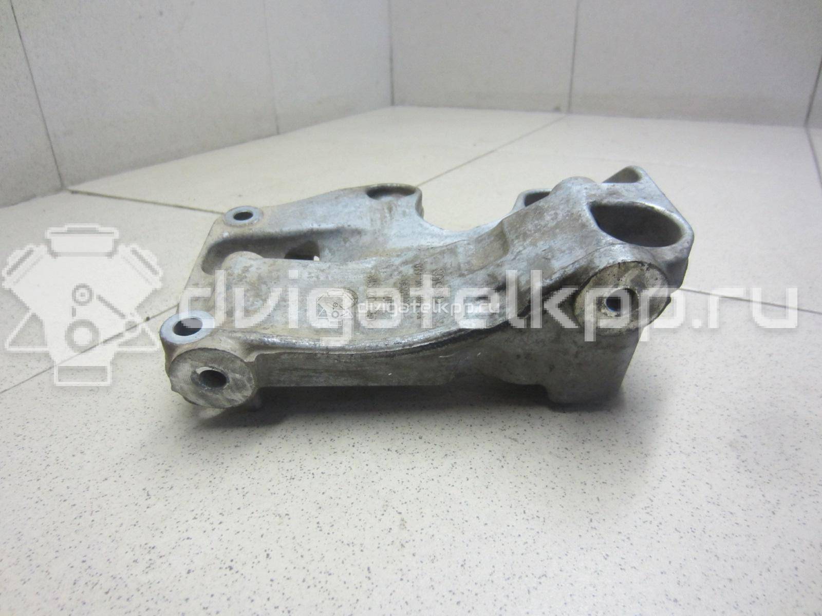 Фото Кронштейн генератора для двигателя BAR для Volkswagen / Audi 314-350 л.с 32V 4.2 л бензин 079903805AF {forloop.counter}}