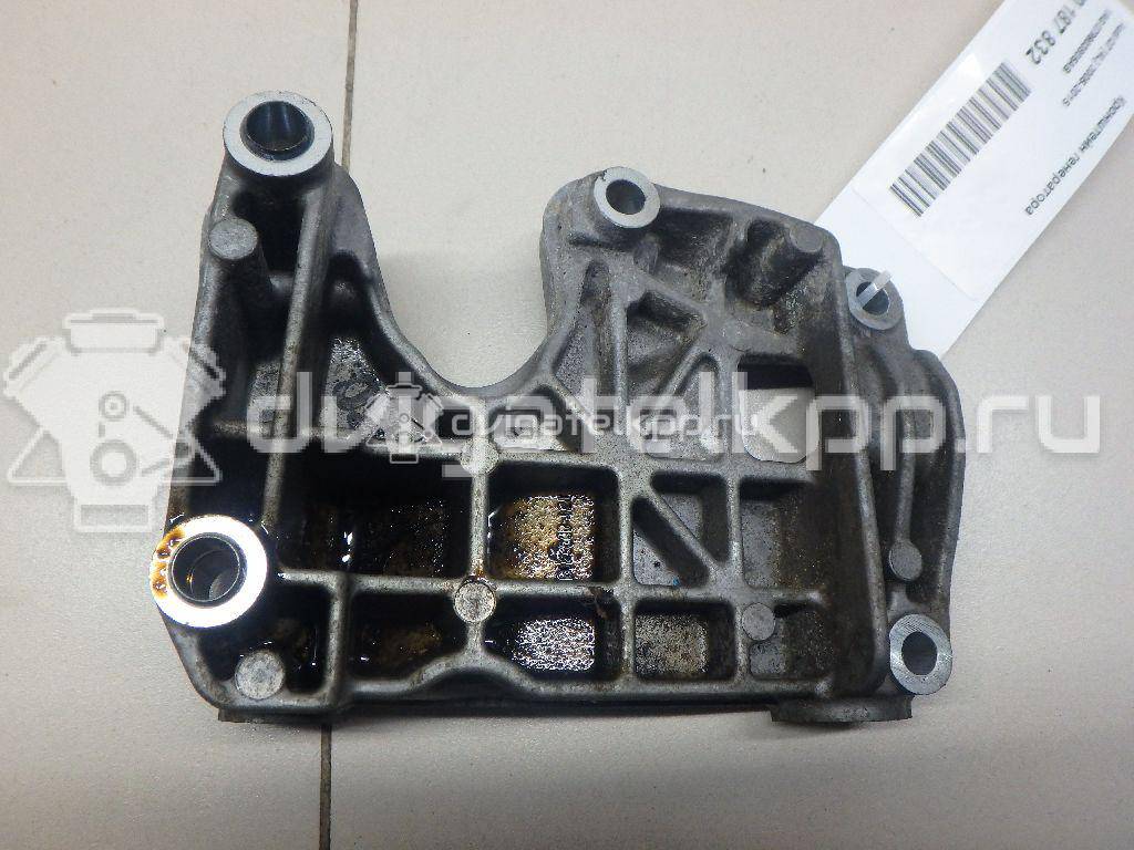 Фото Кронштейн генератора для двигателя BAR для Volkswagen / Audi 314-350 л.с 32V 4.2 л бензин 079903805AB {forloop.counter}}