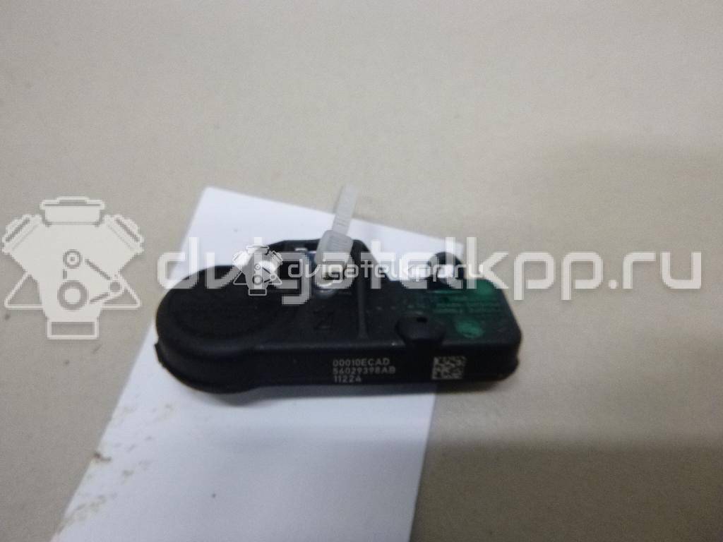 Фото Датчик давления в шине  56029398AB для Dodge Viper / Avenger / Durango / Caliber / Challenger {forloop.counter}}