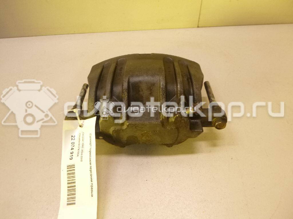 Фото Суппорт тормозной передний правый  5137670AA для dodge Magnum {forloop.counter}}