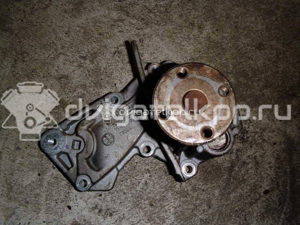 Фото Насос водяной (помпа)  1688697 для Ford Fiesta / Focus / Tourneo / C-Max / Ka {forloop.counter}}