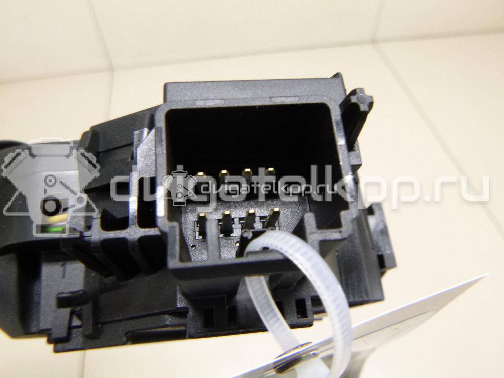 Фото Переключатель поворотов подрулевой  1686675 для Ford Fiesta {forloop.counter}}