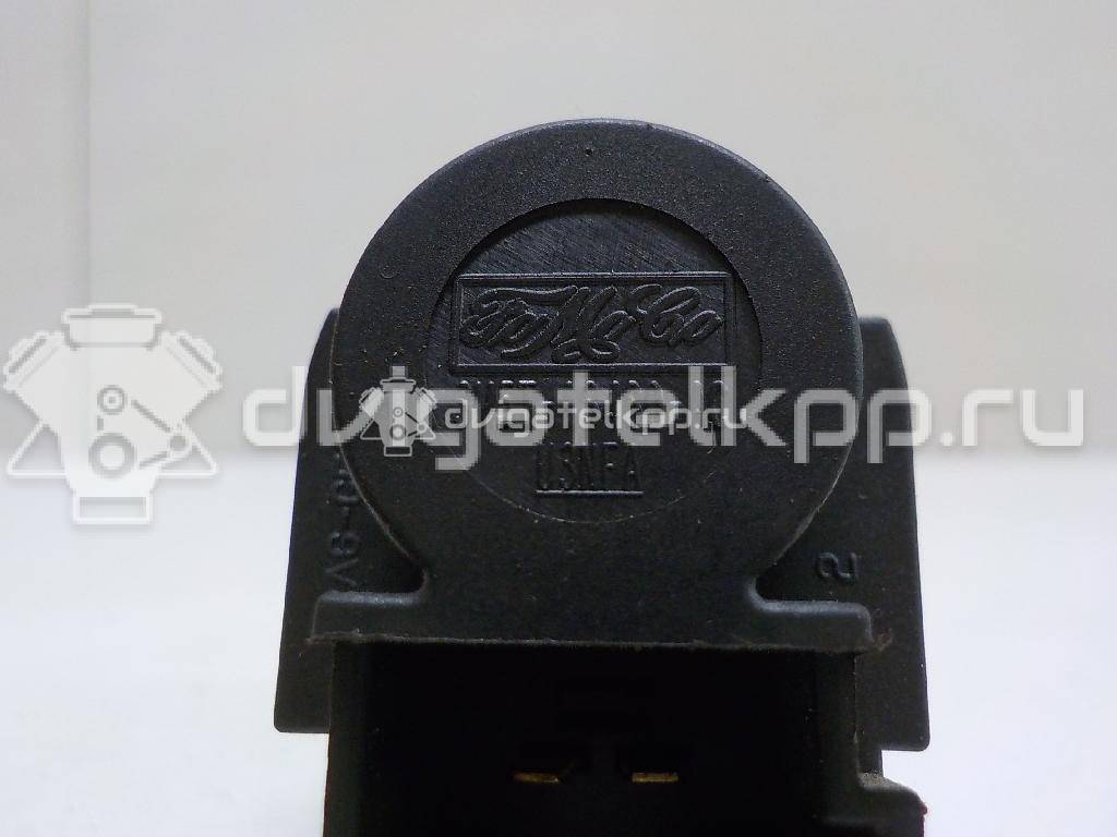 Фото Датчик включения стопсигнала  3M5T13480AC для Ford Fiesta / Focus / Tourneo / C-Max / Galaxy {forloop.counter}}