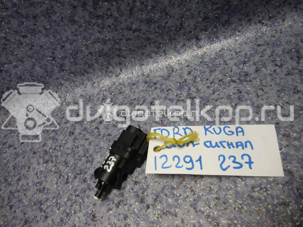 Фото Датчик включения стопсигнала  3M5T13480AC для Ford Fiesta / Focus / Tourneo / C-Max / Galaxy {forloop.counter}}