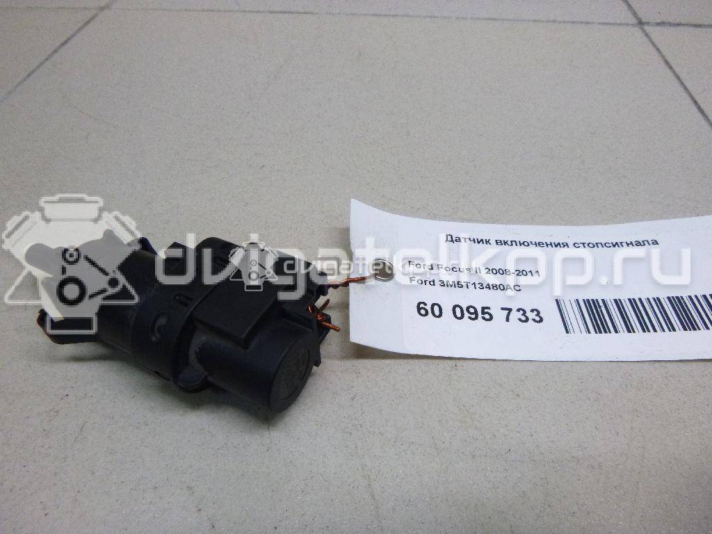 Фото Датчик включения стопсигнала  3M5T13480AC для Ford Fiesta / Focus / Tourneo / C-Max / Galaxy {forloop.counter}}