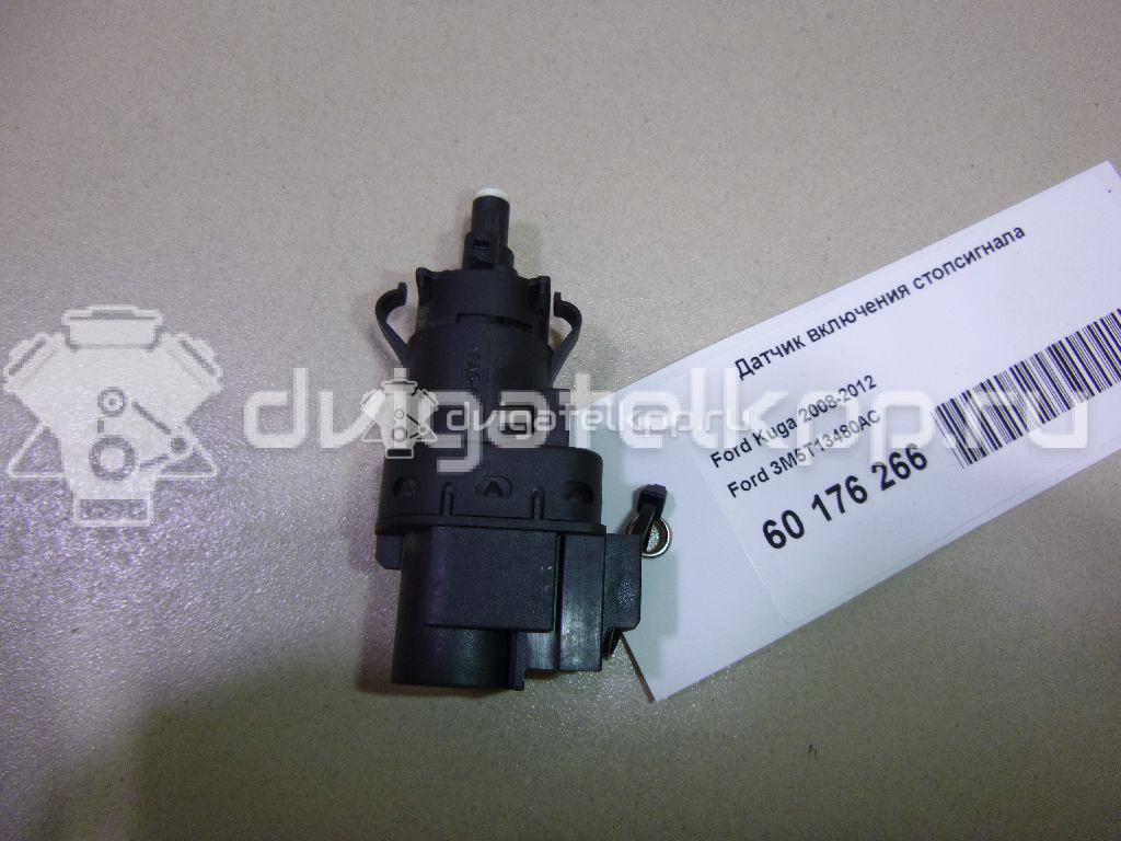 Фото Датчик включения стопсигнала  3M5T13480AC для Ford Fiesta / Focus / Tourneo / C-Max / Galaxy {forloop.counter}}