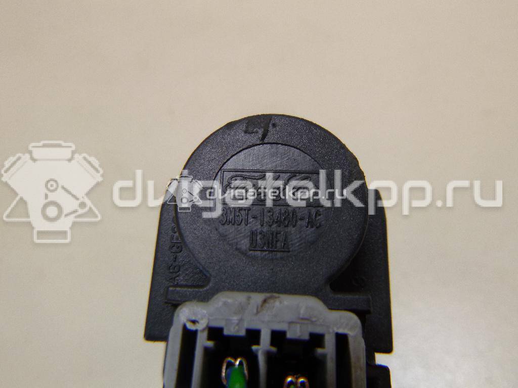 Фото Датчик включения стопсигнала  3M5T13480AC для Ford Fiesta / Focus / Tourneo / C-Max / Galaxy {forloop.counter}}