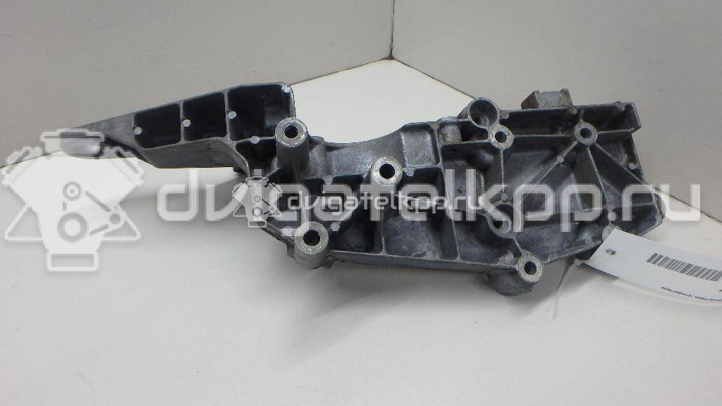 Фото Кронштейн генератора для двигателя B 5234 T3 для Volvo C70 / S70 Ls / V70 / S60 239-250 л.с 20V 2.3 л бензин 9497106 {forloop.counter}}