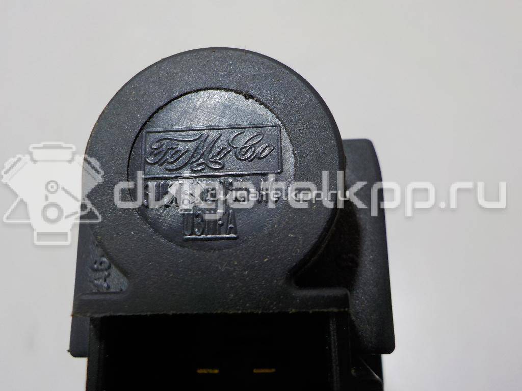 Фото Датчик включения стопсигнала  3M5T13480AC для Ford Fiesta / Focus / Tourneo / C-Max / Galaxy {forloop.counter}}