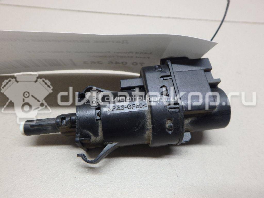Фото Датчик включения стопсигнала  3M5T13480AC для Ford Fiesta / Focus / Tourneo / C-Max / Galaxy {forloop.counter}}