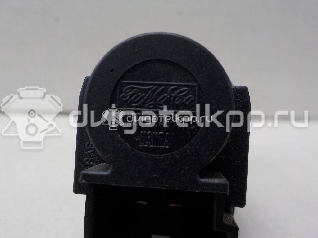 Фото Датчик включения стопсигнала  4832217 для Ford Fiesta / Focus / Tourneo / C-Max / Galaxy {forloop.counter}}