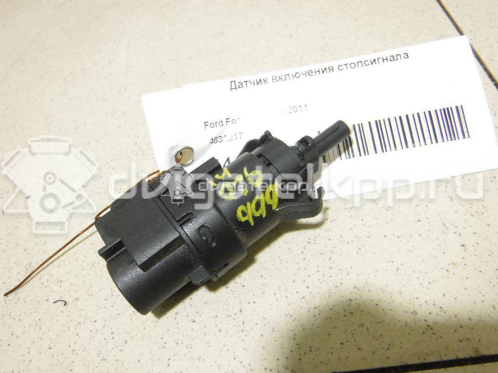 Фото Датчик включения стопсигнала  4832217 для Ford Fiesta / Focus / Tourneo / C-Max / Galaxy {forloop.counter}}