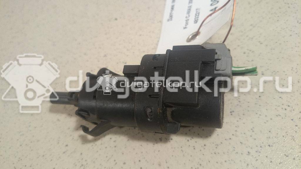 Фото Датчик включения стопсигнала  4832217 для Ford Fiesta / Focus / Tourneo / C-Max / Galaxy {forloop.counter}}