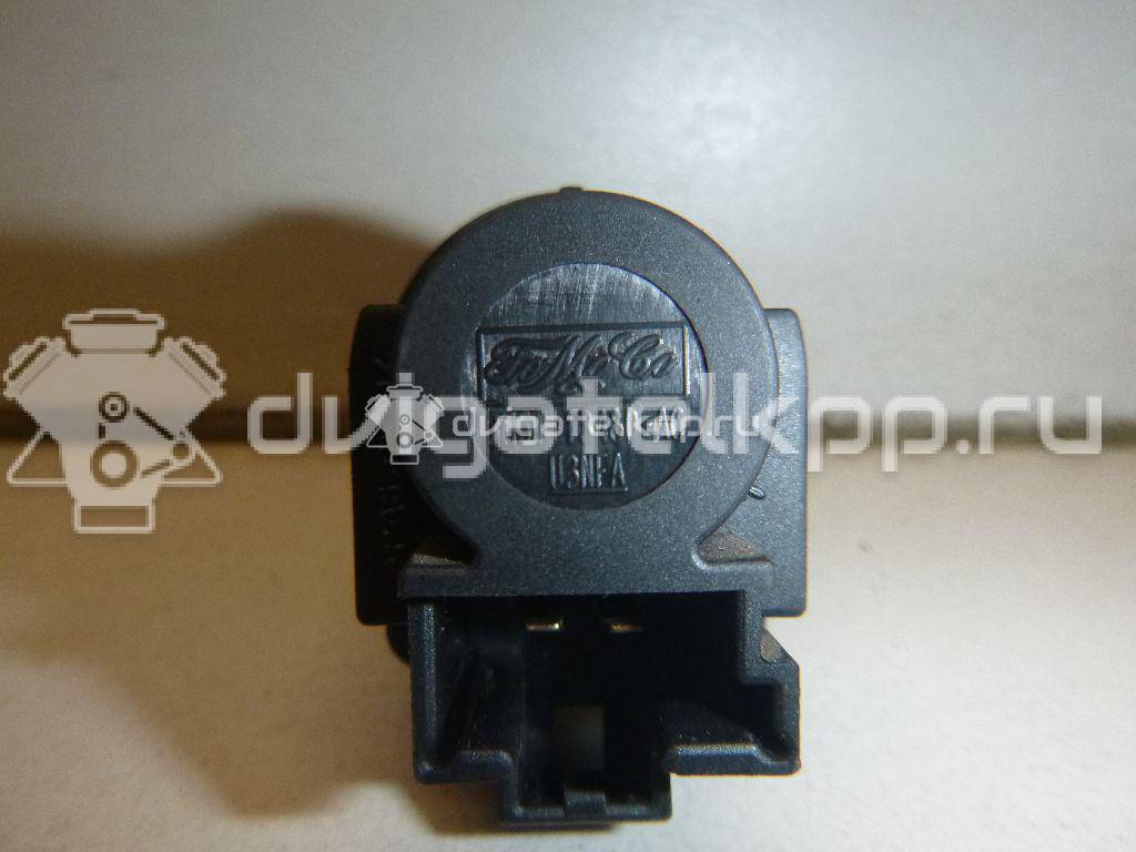 Фото Датчик включения стопсигнала  4832217 для Ford Fiesta / Focus / Tourneo / C-Max / Galaxy {forloop.counter}}