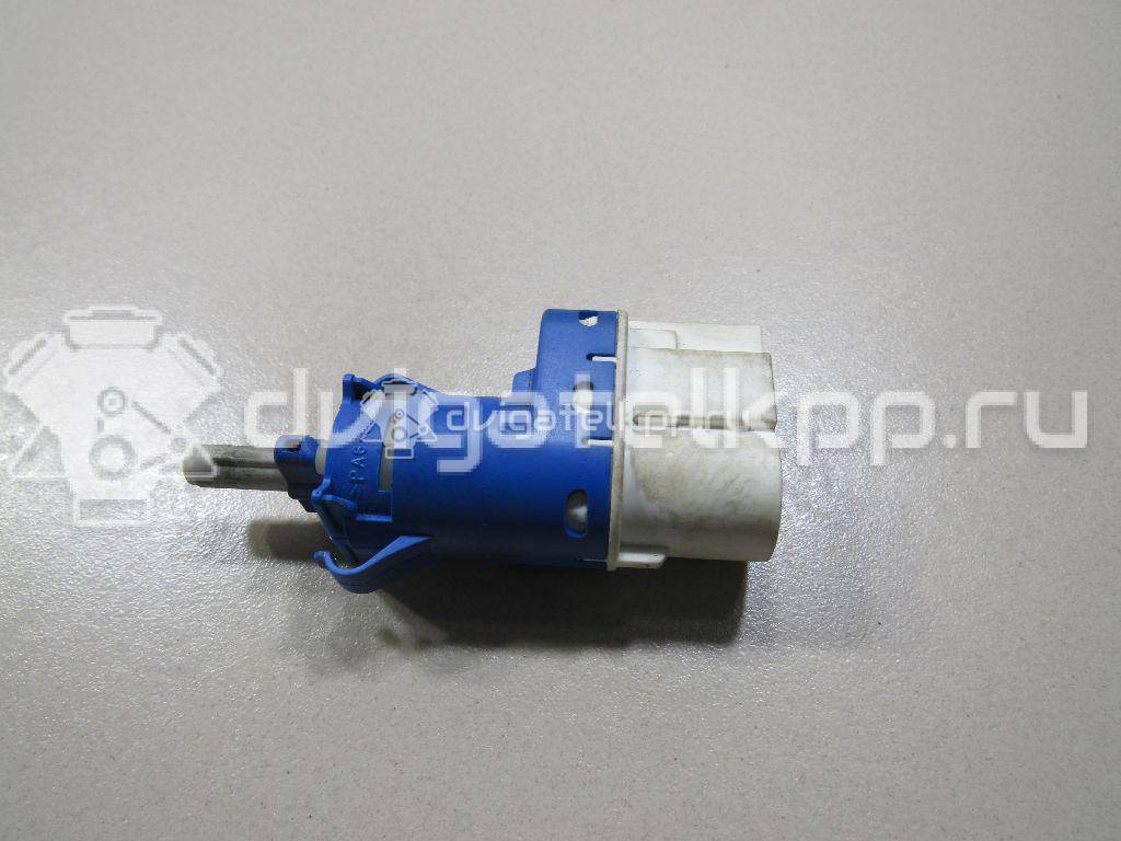 Фото Датчик включения стопсигнала  1677533 для Ford Fiesta / Focus / Tourneo / C-Max / Galaxy {forloop.counter}}