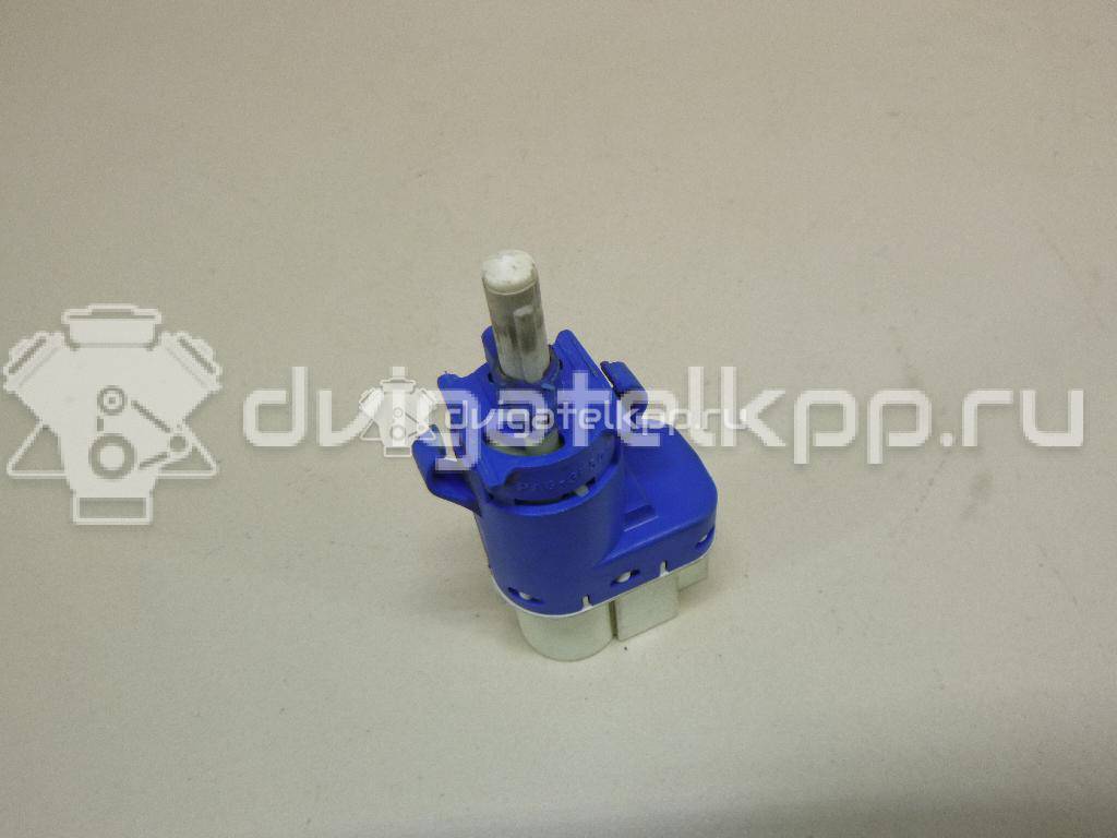 Фото Датчик включения стопсигнала  1677533 для Ford Fiesta / Focus / Tourneo / C-Max / Galaxy {forloop.counter}}