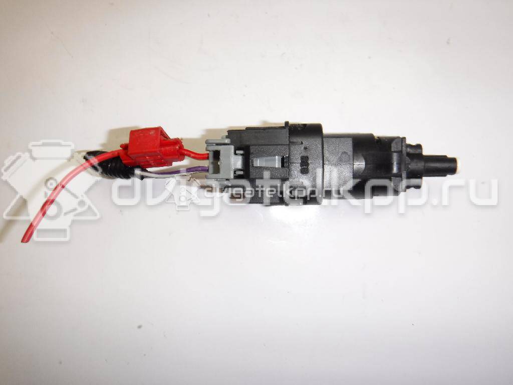 Фото Датчик включения стопсигнала  1223097 для Ford Fiesta / Focus / Tourneo / C-Max / Galaxy {forloop.counter}}