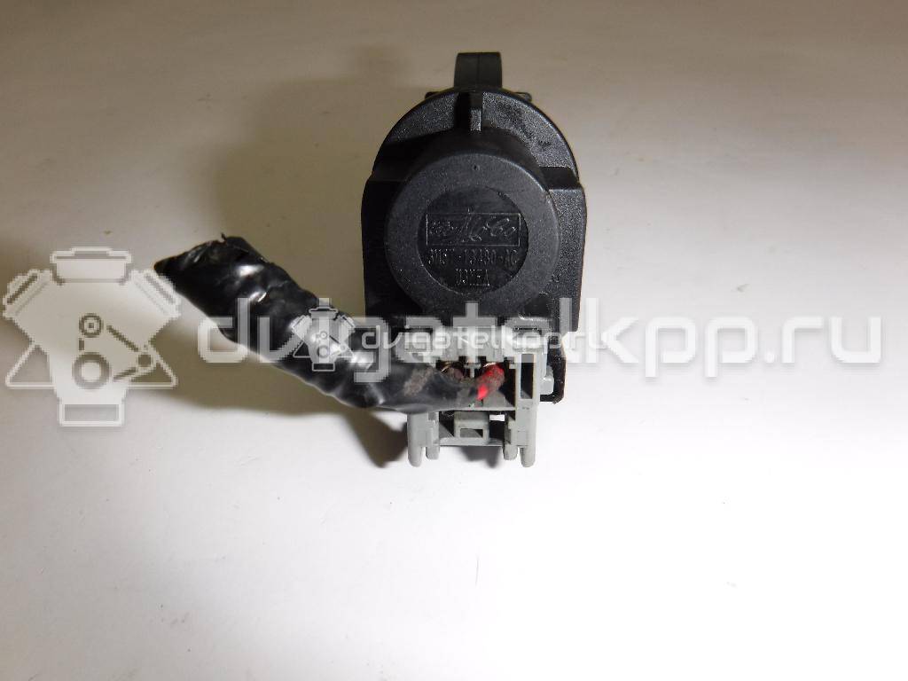 Фото Датчик включения стопсигнала  1223097 для Ford Fiesta / Focus / Tourneo / C-Max / Galaxy {forloop.counter}}