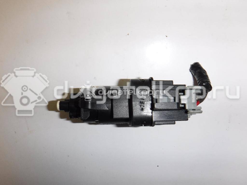 Фото Датчик включения стопсигнала  1223097 для Ford Fiesta / Focus / Tourneo / C-Max / Galaxy {forloop.counter}}