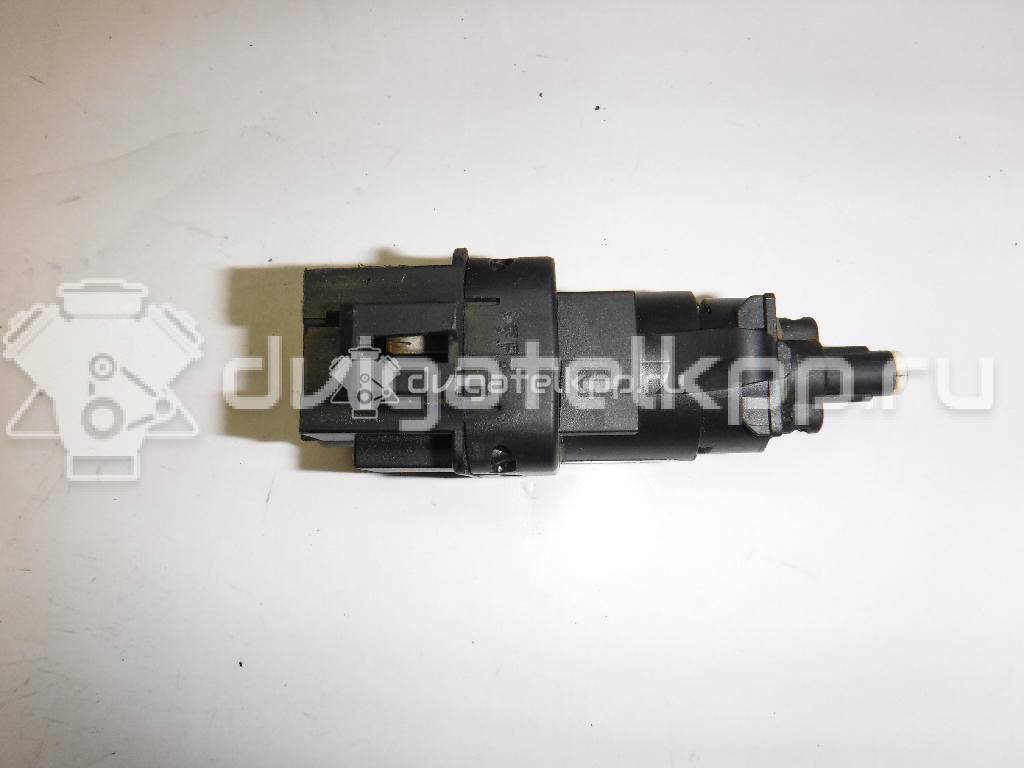 Фото Датчик включения стопсигнала  1223097 для Ford Fiesta / Focus / Tourneo / C-Max / Galaxy {forloop.counter}}