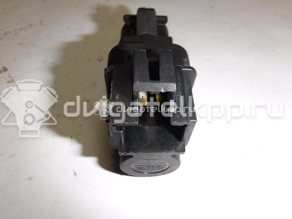 Фото Датчик включения стопсигнала  1223097 для Ford Fiesta / Focus / Tourneo / C-Max / Galaxy {forloop.counter}}