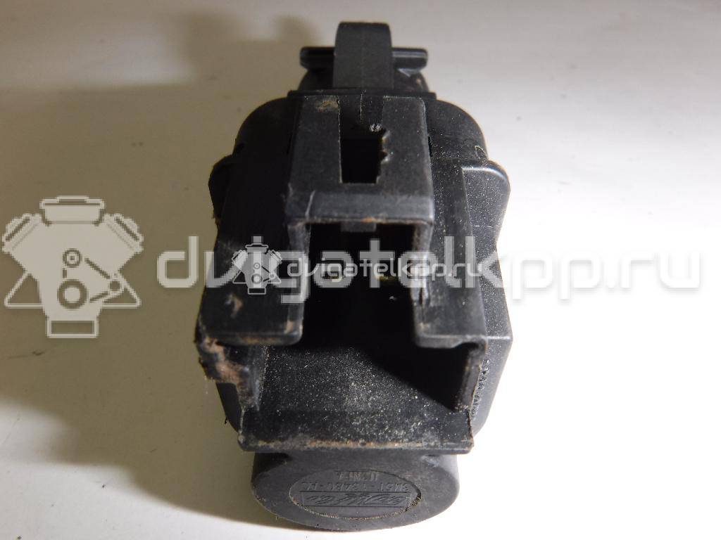 Фото Датчик включения стопсигнала  1223097 для Ford Fiesta / Focus / Tourneo / C-Max / Galaxy {forloop.counter}}