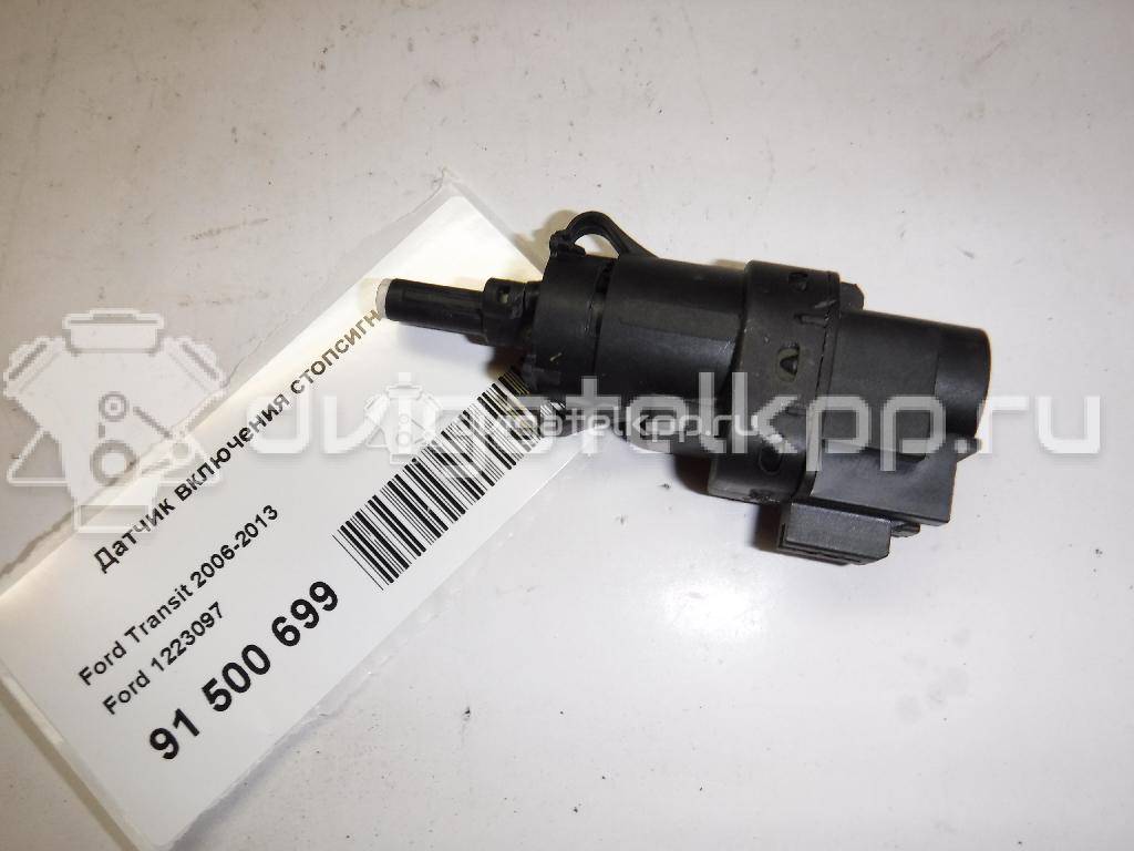 Фото Датчик включения стопсигнала  1223097 для Ford Fiesta / Focus / Tourneo / C-Max / Galaxy {forloop.counter}}