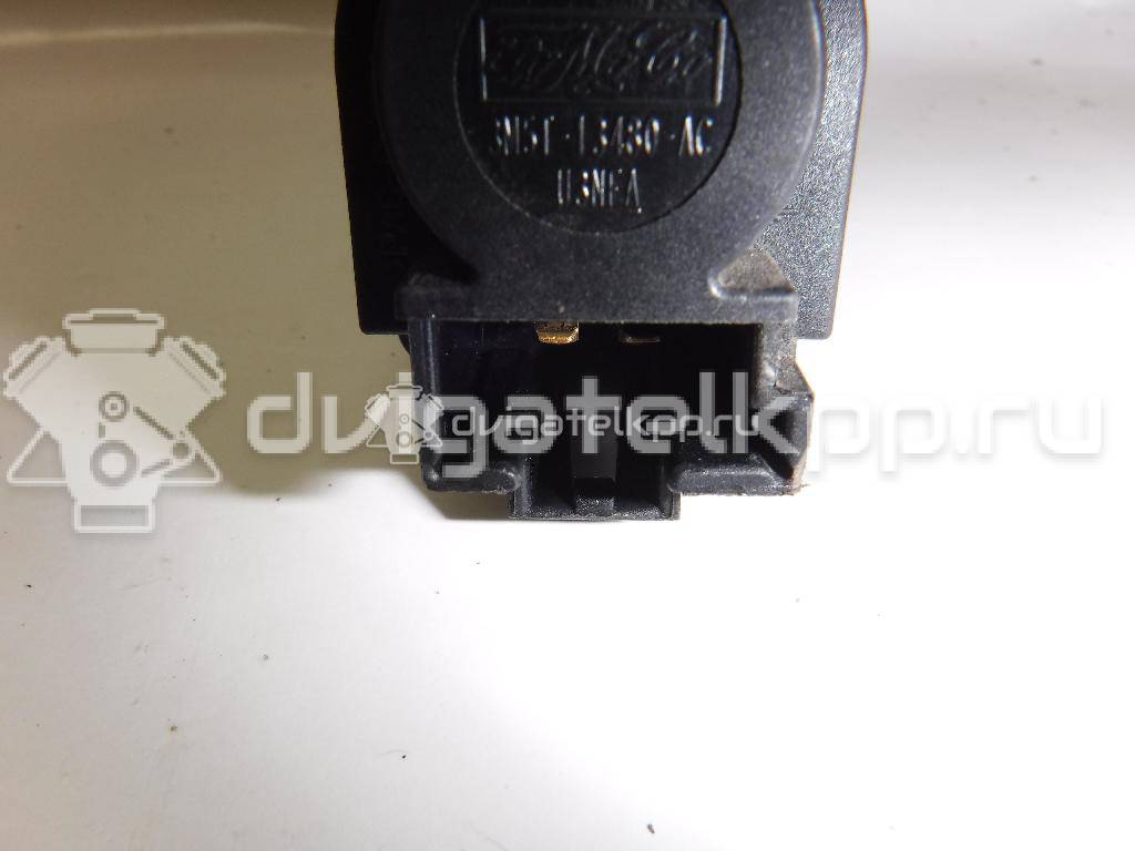Фото Датчик включения стопсигнала  1223097 для Ford Fiesta / Focus / Tourneo / C-Max / Galaxy {forloop.counter}}