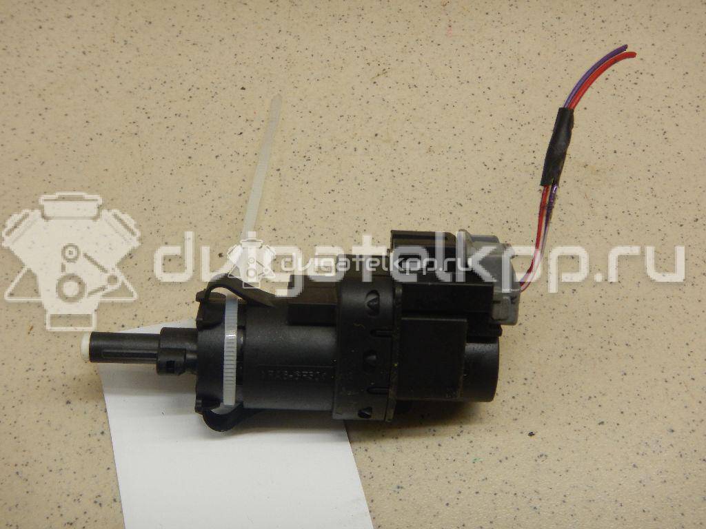 Фото Датчик включения стопсигнала  1223097 для Ford Fiesta / Focus / Tourneo / C-Max / Galaxy {forloop.counter}}