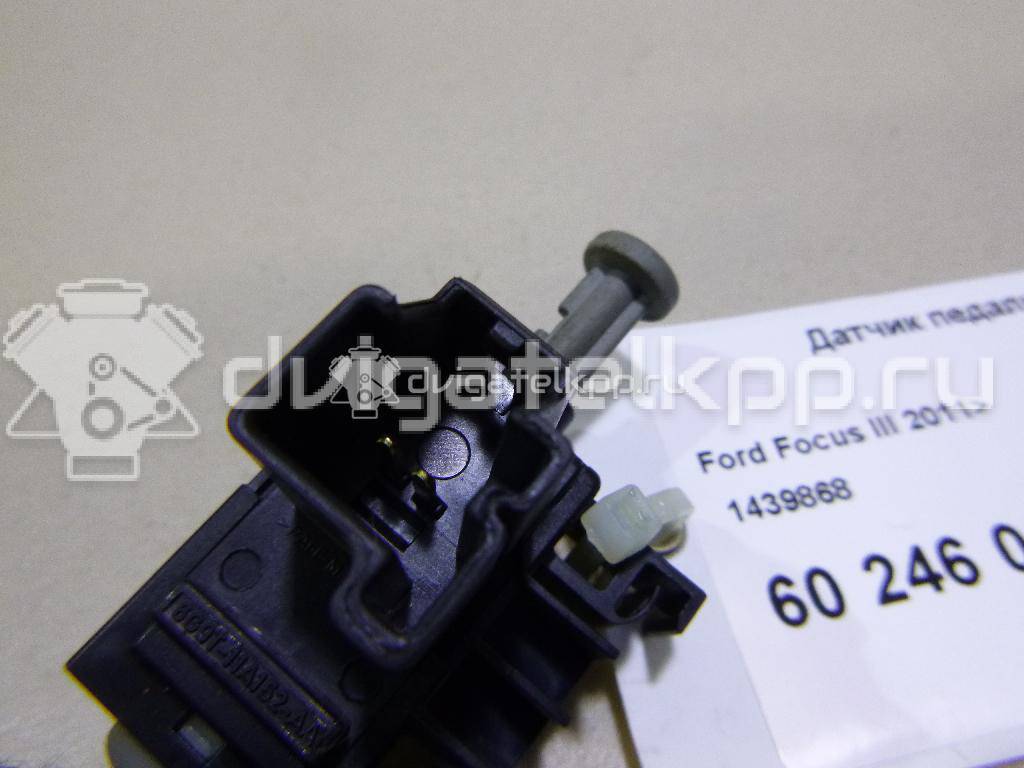 Фото Датчик педали сцепления  1439868 для Ford Fiesta / Focus / Tourneo / C-Max / Galaxy {forloop.counter}}
