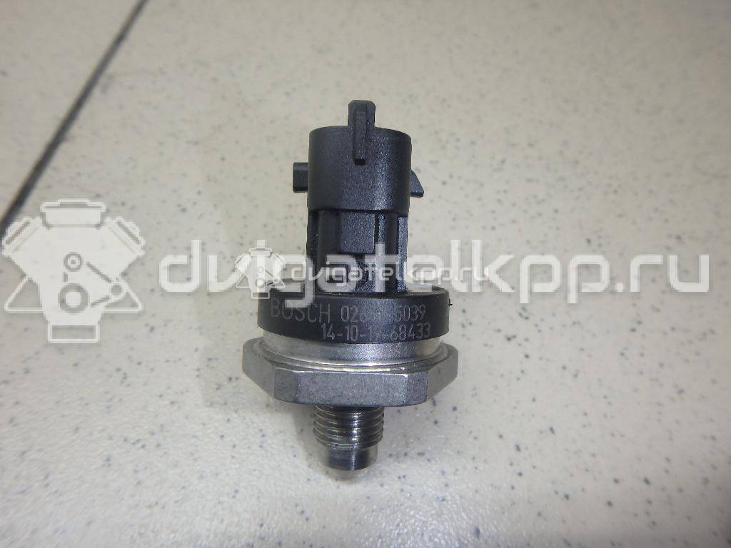 Фото Датчик давления топлива  1729436 для Ford Fiesta / Focus / Tourneo / C-Max / Galaxy {forloop.counter}}