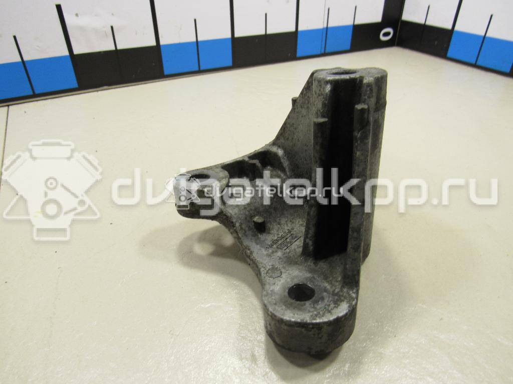 Фото Кронштейн опоры КПП  4M516P093FA для Ford Focus / C-Max {forloop.counter}}
