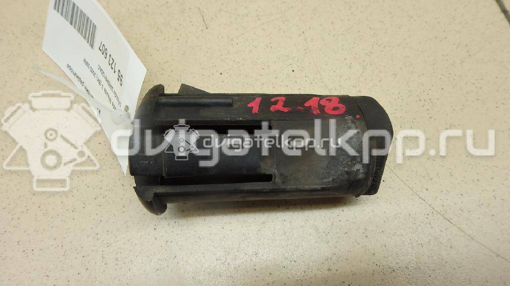 Фото Подушка радиатора  3M5H8125AC для Ford Focus / Kuga / C-Max / Grand {forloop.counter}}
