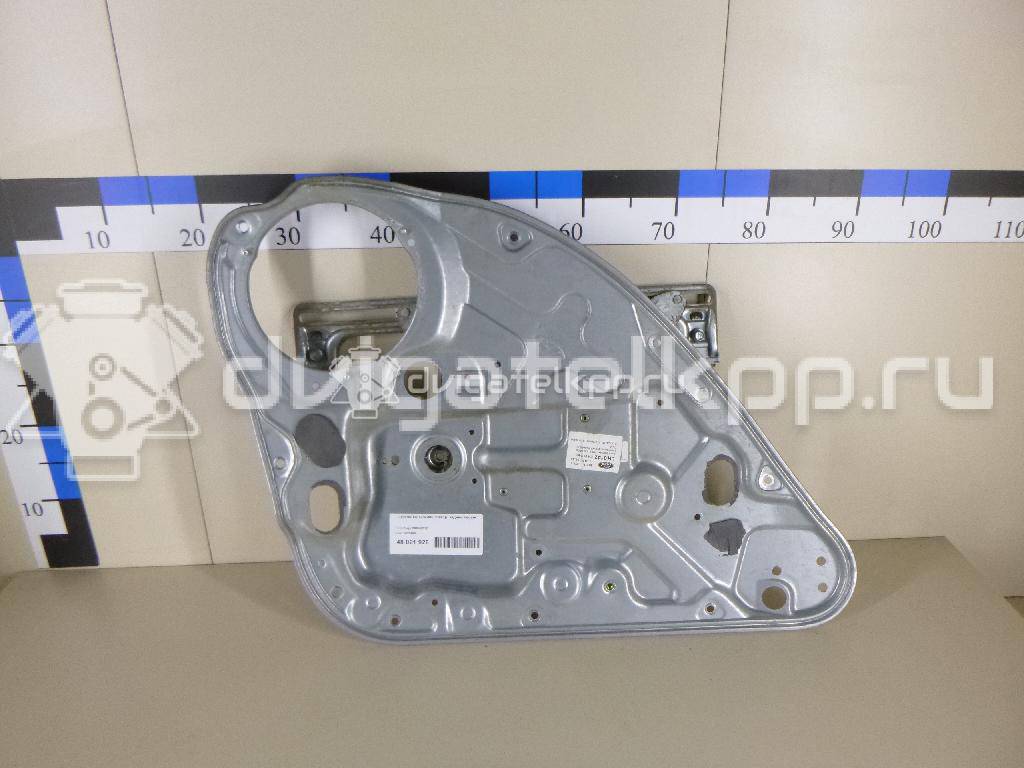Фото Стеклоподъемник электр. задний левый  1527980 для Ford Focus / Kuga / C-Max {forloop.counter}}