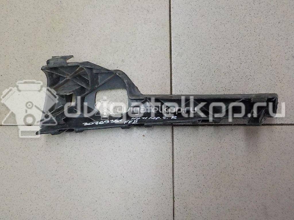 Фото Кронштейн переднего бампера правый  1335698 для Ford Focus {forloop.counter}}