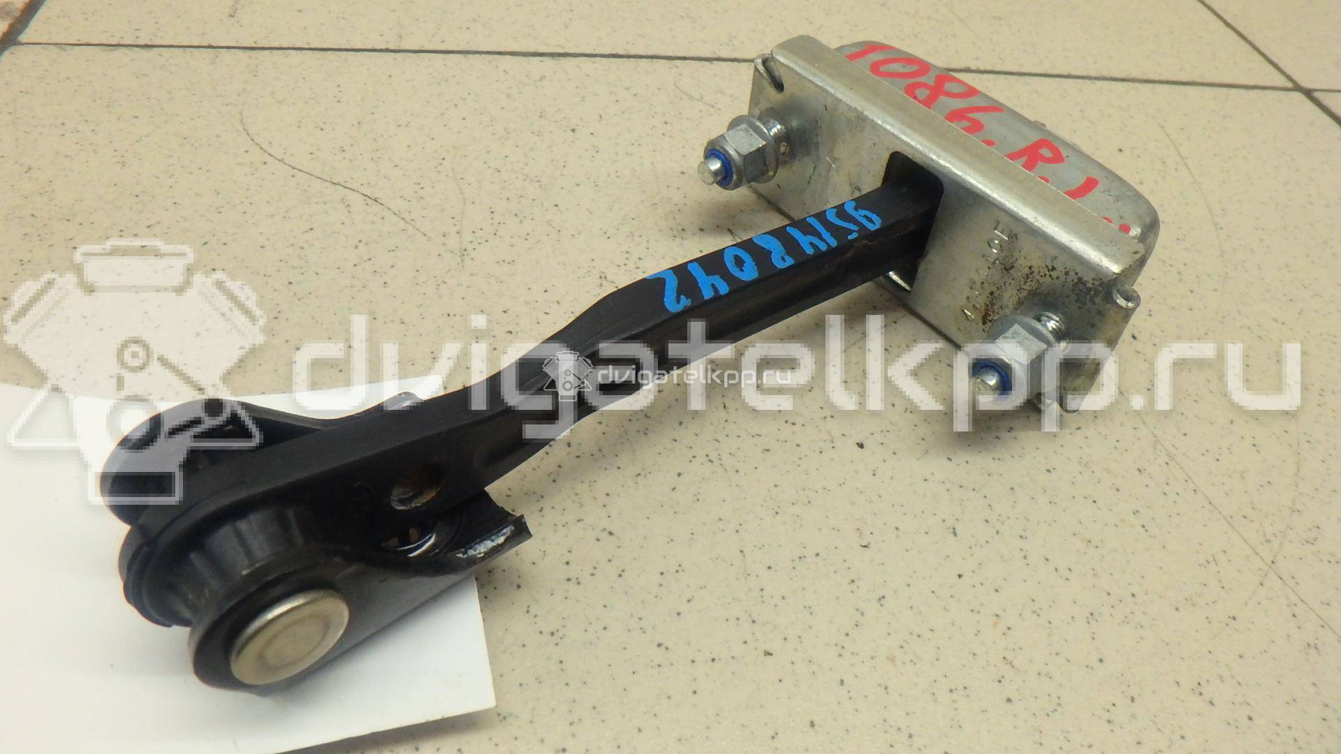 Фото Ограничитель двери  1641573 для Ford Focus / Kuga / C-Max {forloop.counter}}