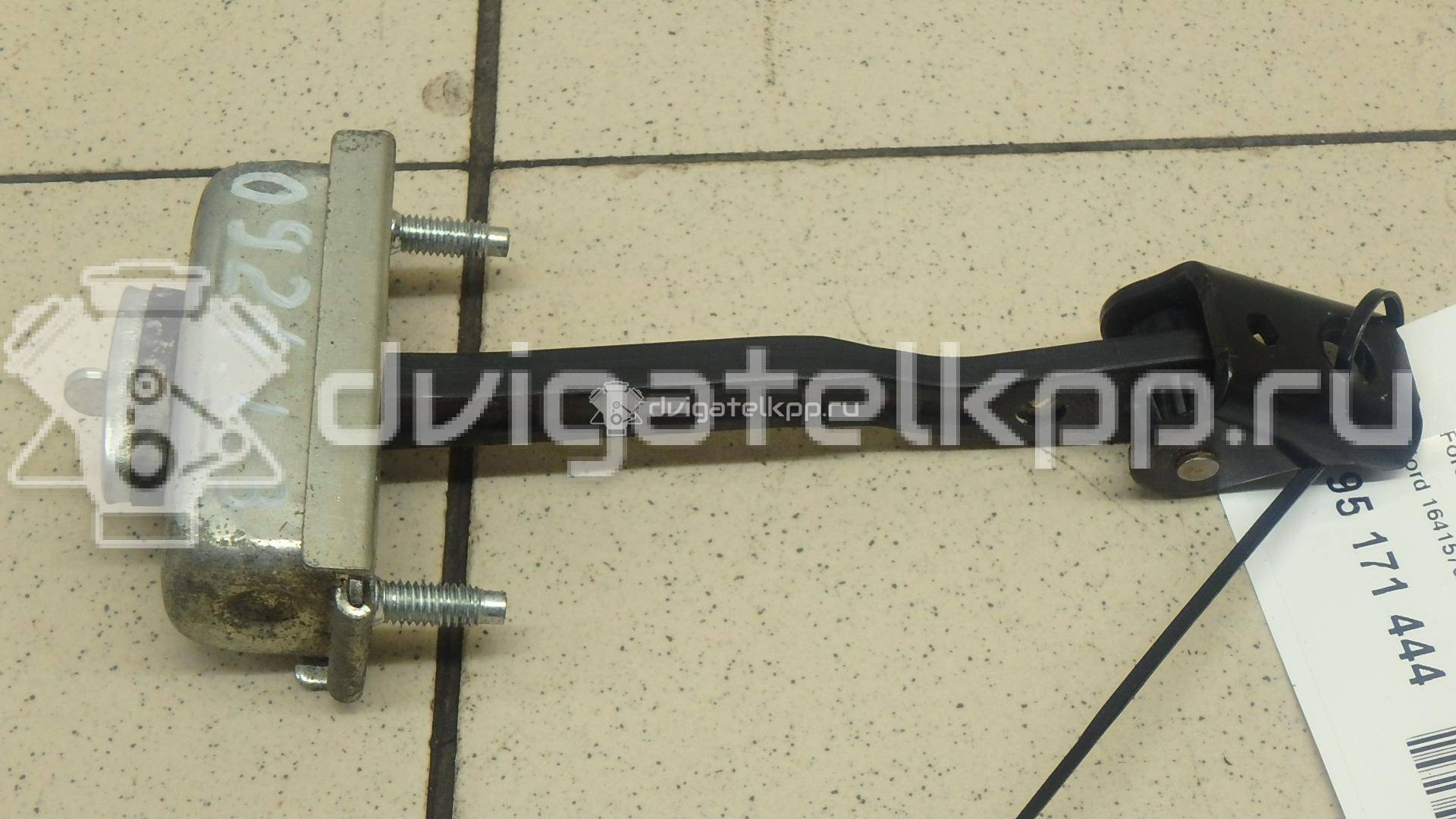Фото Ограничитель двери  1641573 для Ford Focus / Kuga / C-Max {forloop.counter}}