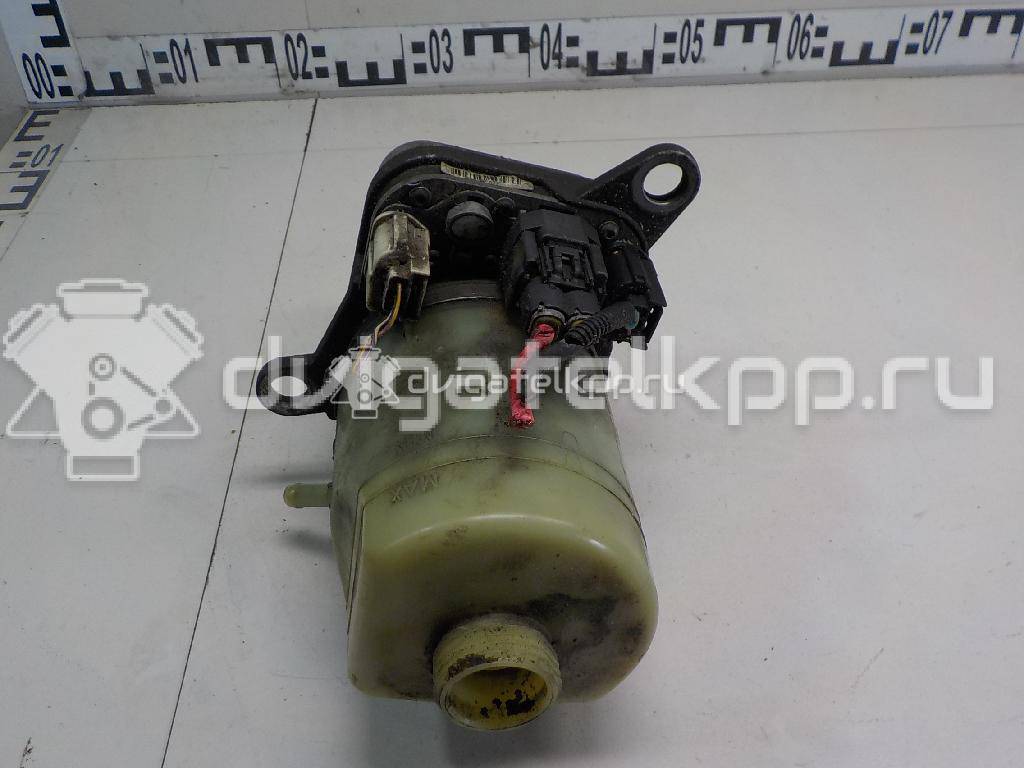Фото Насос гидроусилителя  1743471 для Ford Fiesta / Focus / Kuga / C-Max {forloop.counter}}