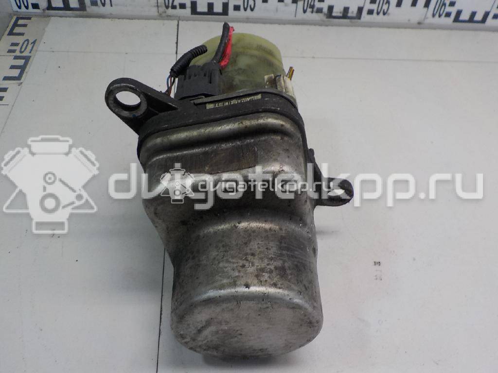 Фото Насос гидроусилителя  1743471 для Ford Fiesta / Focus / Kuga / C-Max {forloop.counter}}