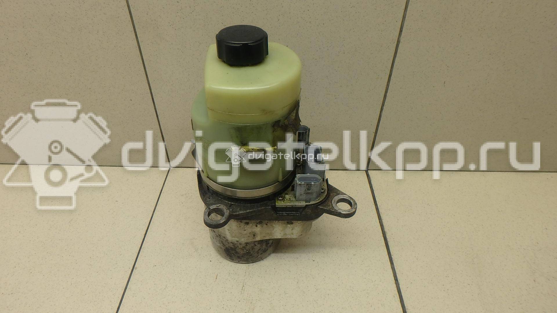Фото Насос гидроусилителя  1743471 для Ford Fiesta / Focus / Kuga / C-Max {forloop.counter}}