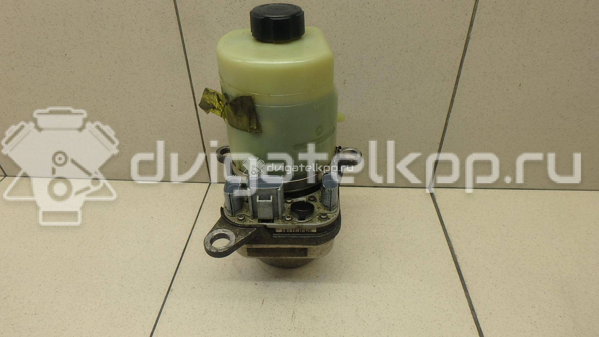 Фото Насос гидроусилителя  1743471 для Ford Fiesta / Focus / Kuga / C-Max {forloop.counter}}