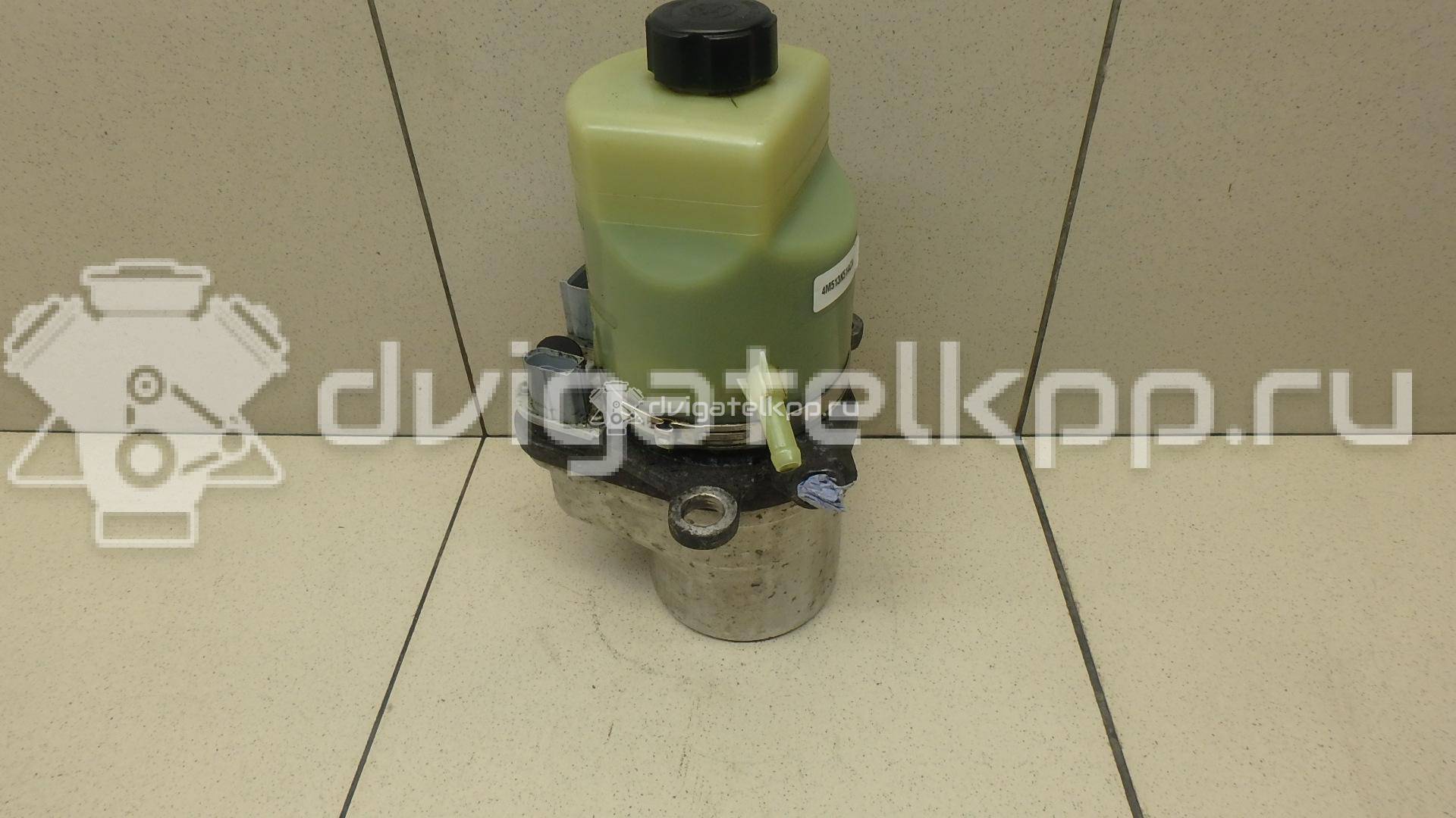 Фото Насос гидроусилителя  1743471 для Ford Fiesta / Focus / Kuga / C-Max {forloop.counter}}