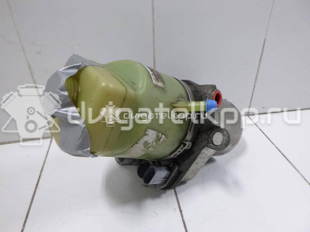 Фото Насос гидроусилителя  1743471 для Ford Fiesta / Focus / Kuga / C-Max {forloop.counter}}