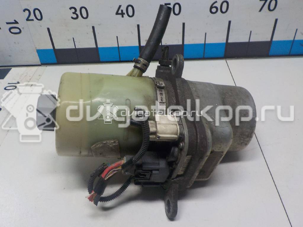 Фото Насос гидроусилителя  1743471 для Ford Fiesta / Focus / Kuga / C-Max {forloop.counter}}