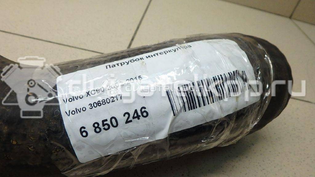 Фото Патрубок интеркулера для двигателя D 5244 T для Volvo S80 / V70 / Xc70 / S60 163 л.с 20V 2.4 л Дизельное топливо 30680217 {forloop.counter}}
