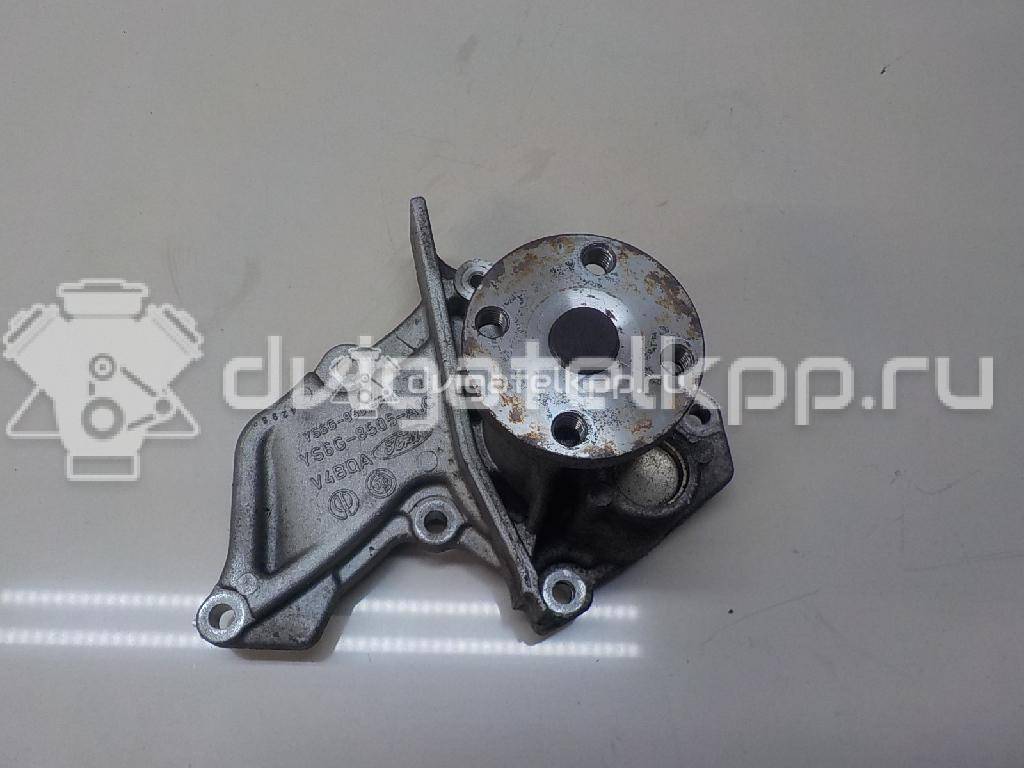 Фото Насос водяной (помпа)  1566239 для Ford Fiesta / Focus / Tourneo / C-Max / Ka {forloop.counter}}