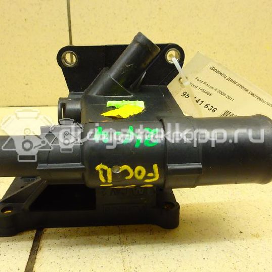 Фото Фланец двигателя системы охлаждения  1450955 для Ford Fiesta / Focus / Tourneo / C-Max / Galaxy