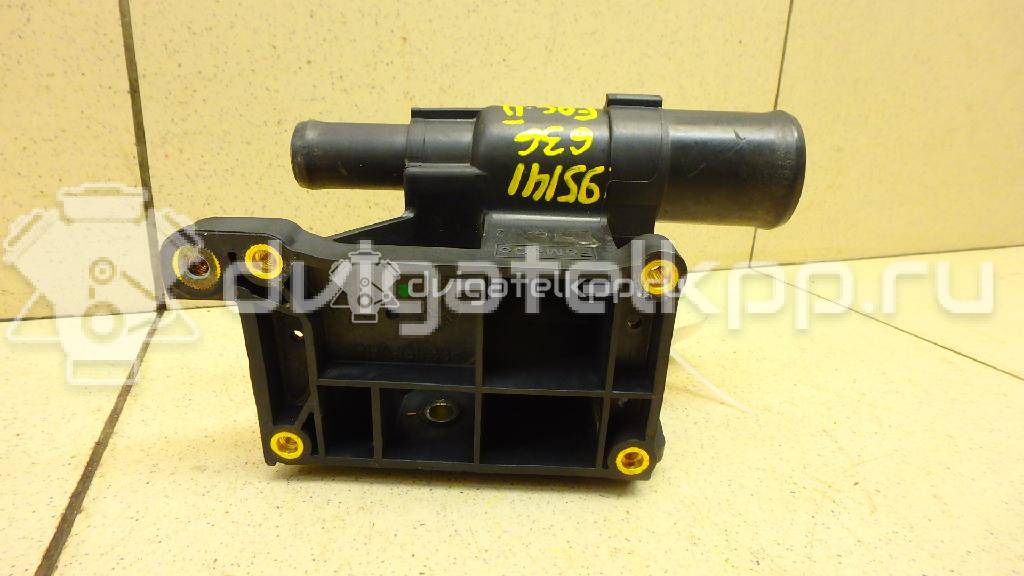 Фото Фланец двигателя системы охлаждения  1450955 для Ford Fiesta / Focus / Tourneo / C-Max / Galaxy {forloop.counter}}