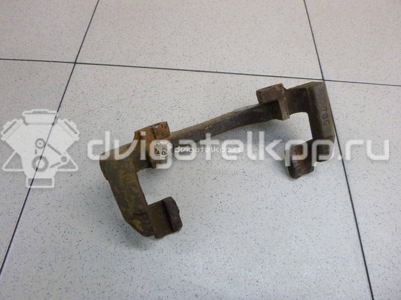 Фото Скоба суппорта переднего  1471710 для Ford Focus / C-Max {forloop.counter}}