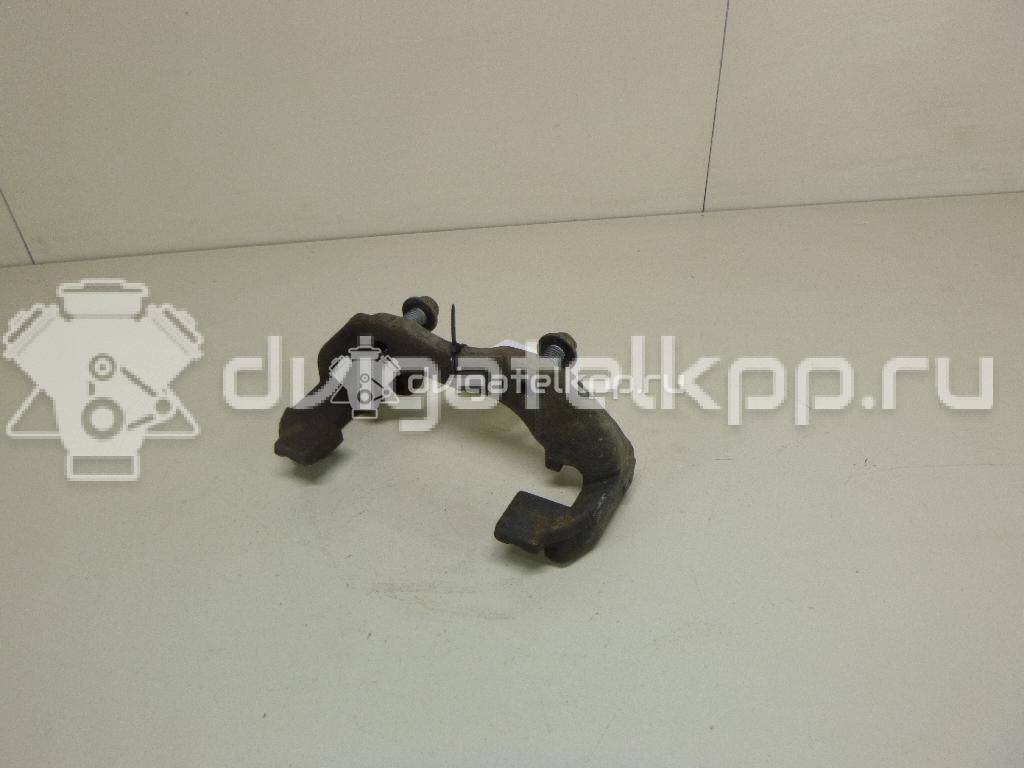 Фото Скоба суппорта переднего  1471710 для Ford Focus / C-Max {forloop.counter}}